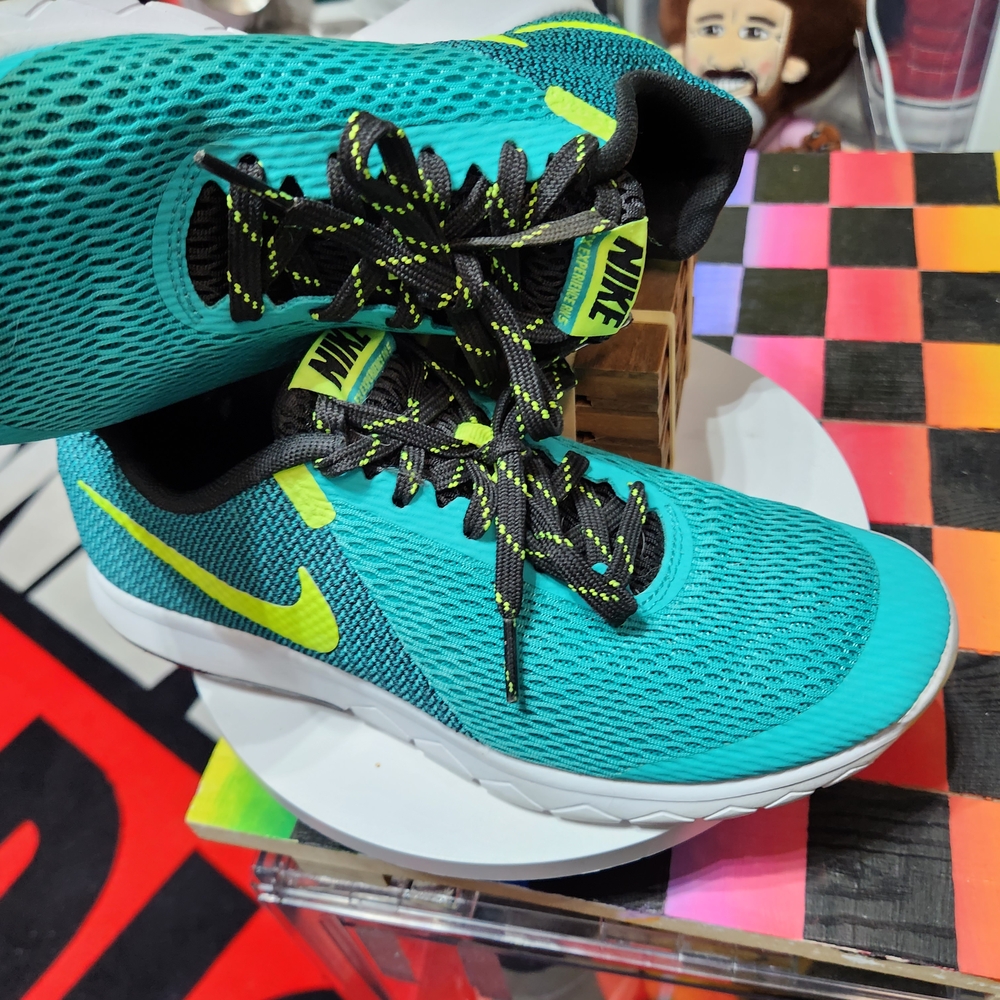 Nike Teal and Neon Green Athletic Running Shoes - Picture 6 of 7